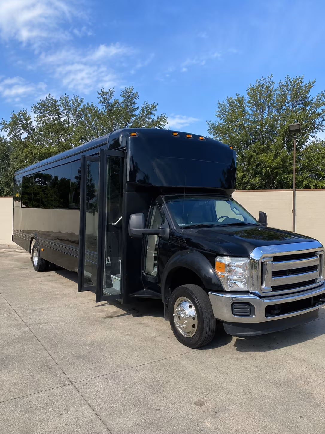 loveland 20 passenger party bus