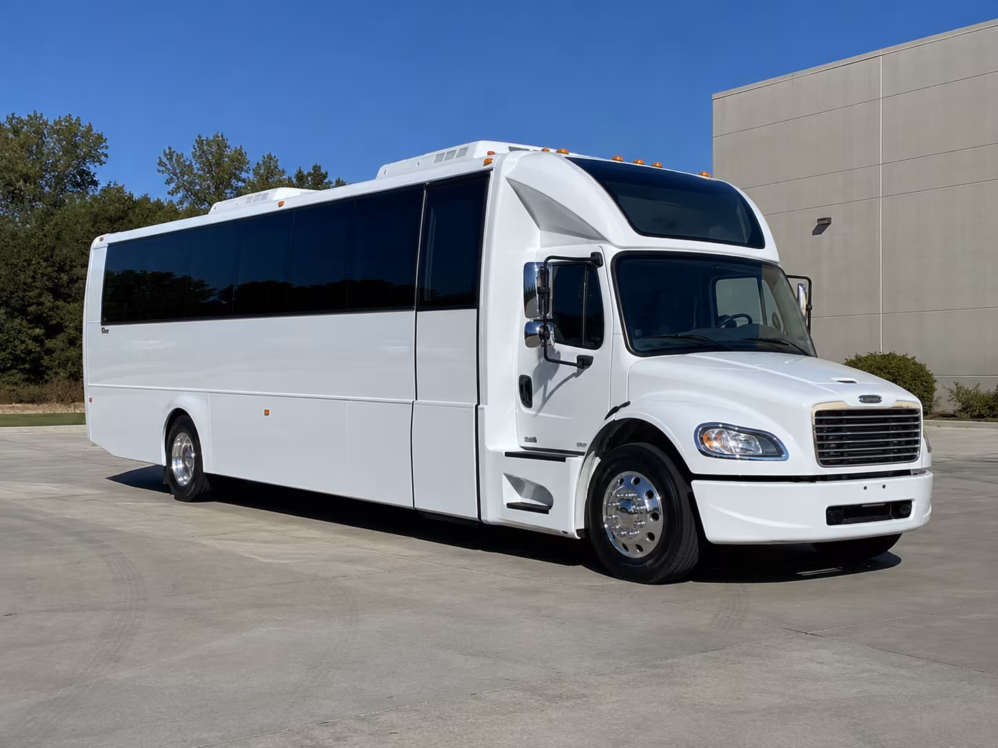 loveland 28 passenger party bus