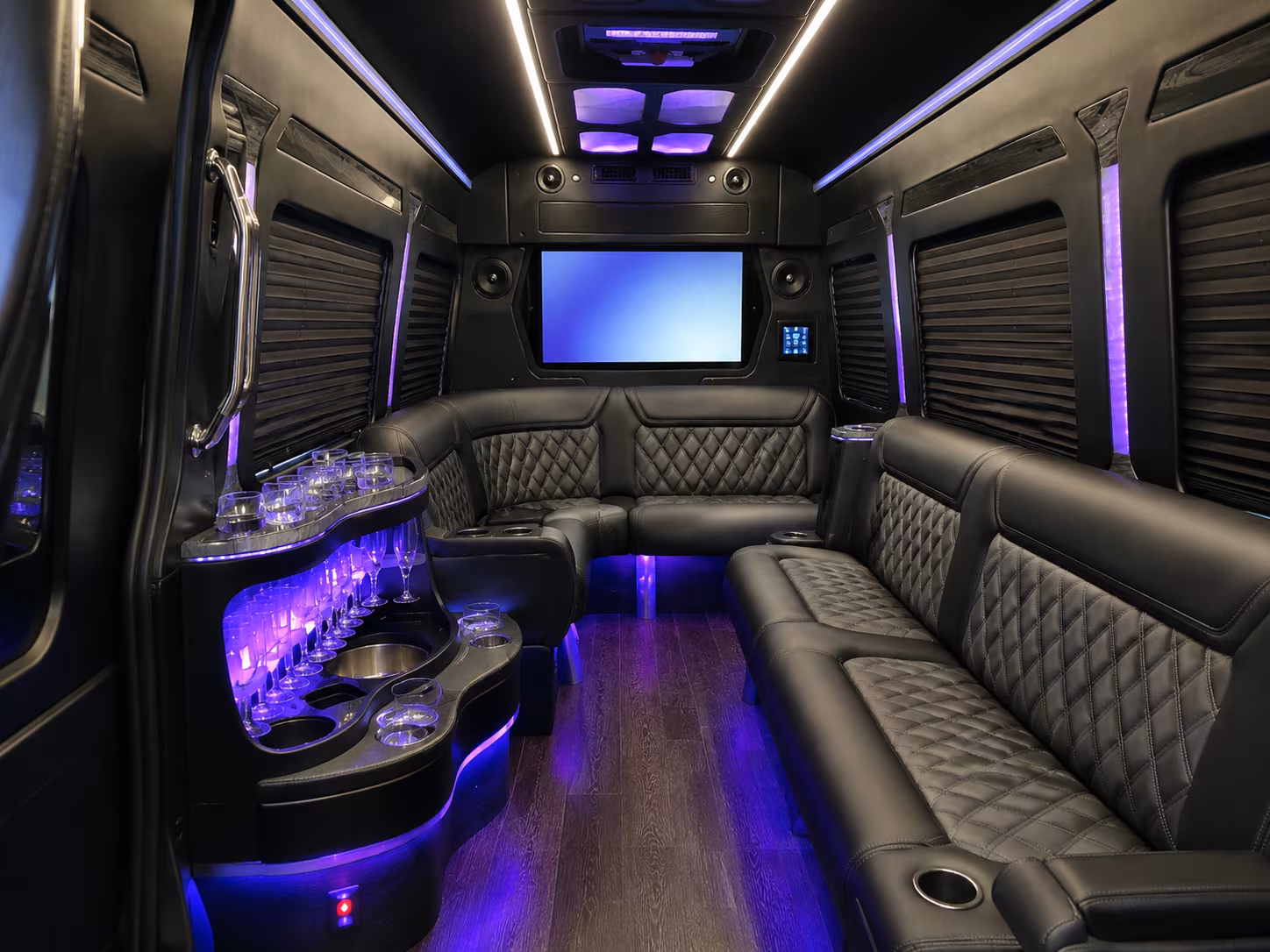 lovelandcharterbuscompany com is the go to for cheyenne frontier days bus rentals from loveland